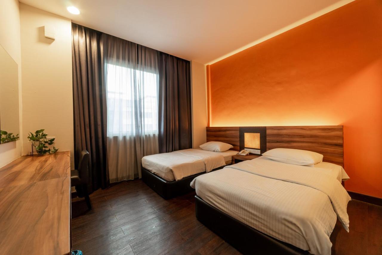 Waterfront Boutique Hotel Port Dickson Esterno foto