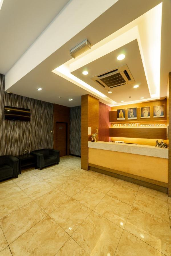 Waterfront Boutique Hotel Port Dickson Esterno foto